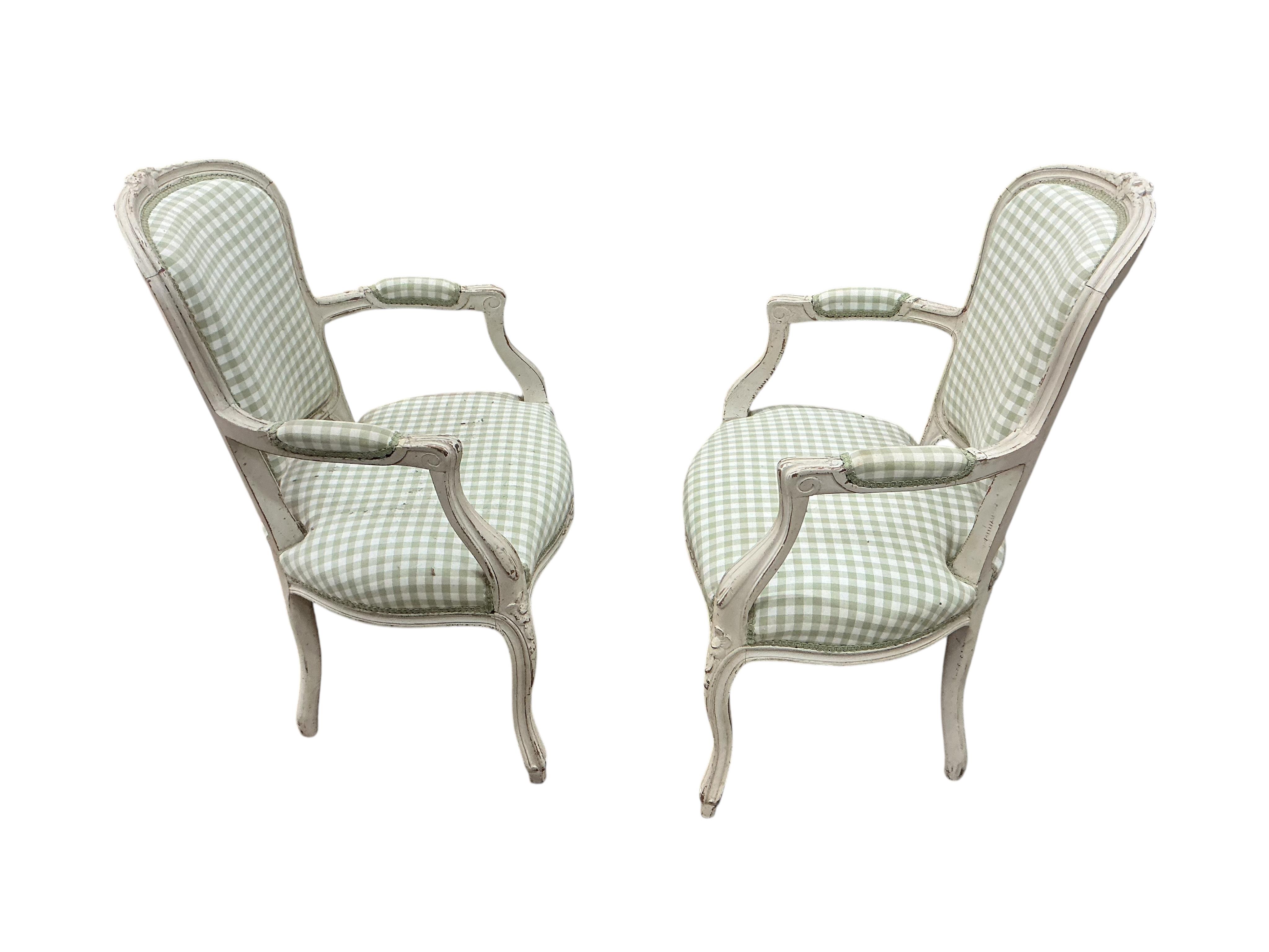 A pair of Louis XV style armchairs, width 60cm, depth 50cm, height 88cm